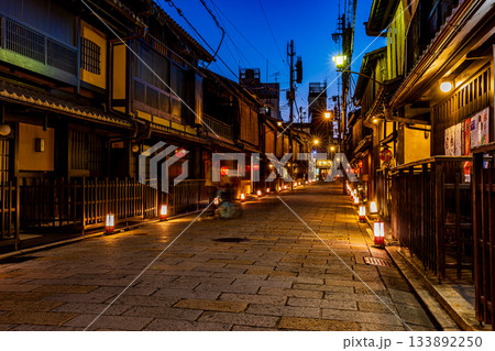 京都市 祇園の町並み 京都市 祇園の町並み 133892250