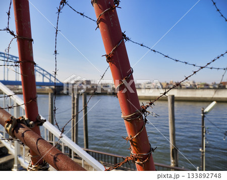 有刺鉄線 133892748