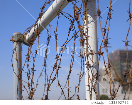 有刺鉄線 133892752