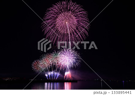冬の宵を彩る花火　＜花火甲子園2025＞ 133895441