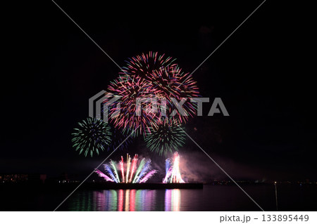 冬の宵を彩る花火　＜花火甲子園2025＞ 133895449