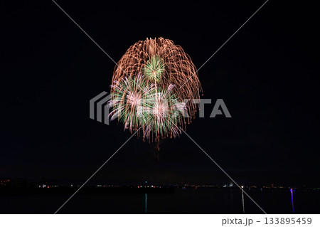 冬の宵を彩る花火　＜花火甲子園2025＞ 133895459
