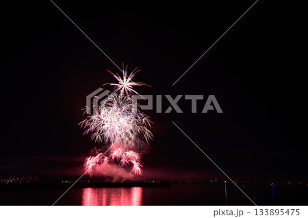 冬の宵を彩る花火　＜花火甲子園2025＞ 133895475
