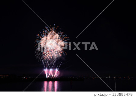 冬の宵を彩る花火　＜花火甲子園2025＞ 133895479