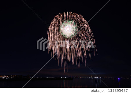 冬の宵を彩る花火 <花火甲子園2025> 冬の宵を彩る花火 <花火甲子園2025> 133895487