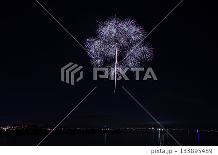 冬の宵を彩る花火　＜花火甲子園2025＞ 133895489