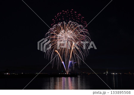 冬の宵を彩る花火　＜花火甲子園2025＞ 133895508