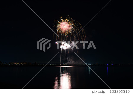冬の宵を彩る花火　＜花火甲子園2025＞ 133895519