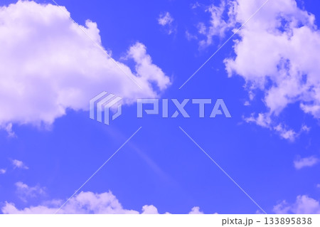 雲のある青空(壁紙素材) 雲のある青空(壁紙素材) 133895838