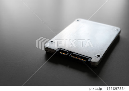 SSDストレージのクローズアップ写真 133897884