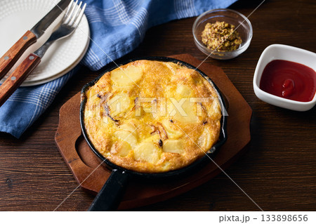 スパニッシュオムレツ 133898656