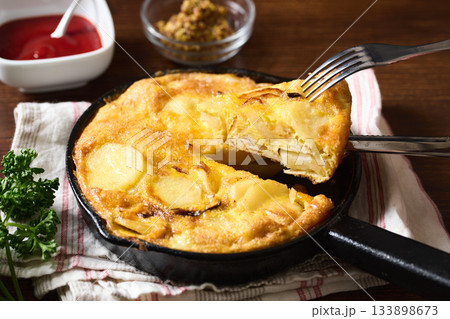 スパニッシュオムレツ スパニッシュオムレツ 133898673