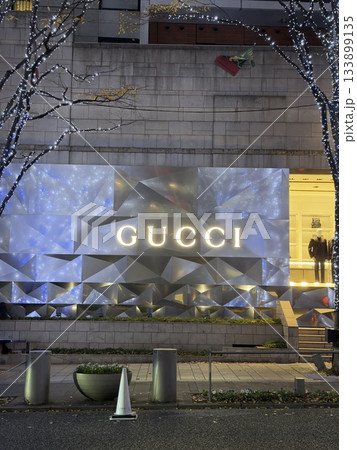 六本木のGUCCI 133899135