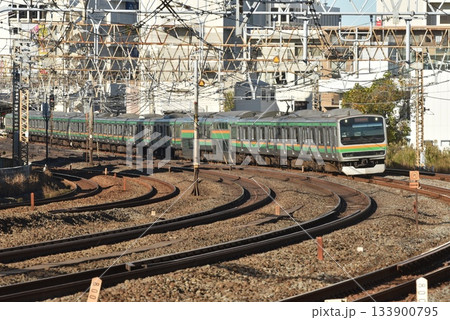 電車の走る風景　戸塚～大船間 133900795