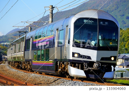 予讃線・国分~讃岐府中を走る快速マリンライナー 予讃線・国分~讃岐府中を走る快速マリンライナー 133904060