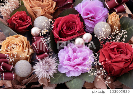 プリザーブドフラワーとシルクフラワーの花束 プリザーブドフラワーとシルクフラワーの花束 133905929