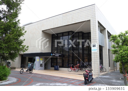 興本図書館（東京都足立区） 133909631