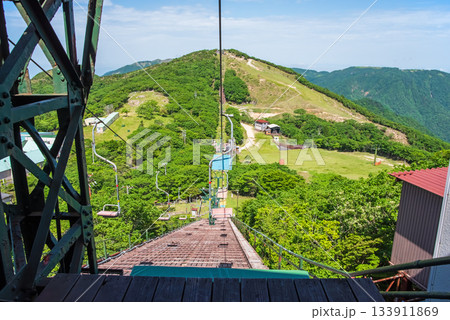 御在所岳 山上公園 観光リフト沿いの風景《三重県 菰野町》 133911869