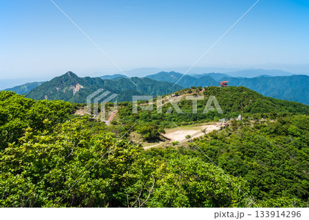 御在所岳山頂 望湖台からの風景 御在所岳山頂 望湖台からの風景 133914296
