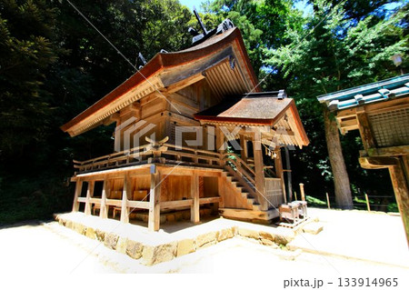 縁の糸を求め八雲立つ大社へ…出雲大社・摂社【素鵞社】 縁の糸を求め八雲立つ大社へ…出雲大社・摂社【素鵞社】 133914965