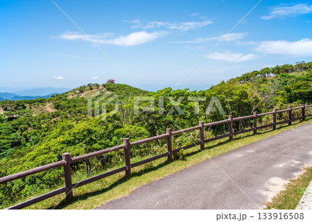 新緑の御在所岳 さわやかな山上風景《三重県 菰野町》 133916508