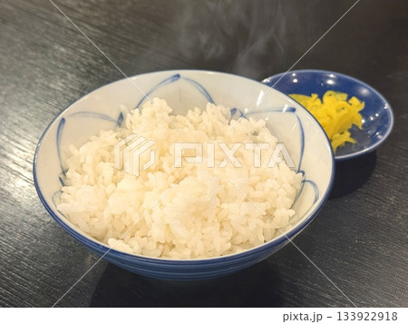 日本のあつあつ白米とたくあん 日本のあつあつ白米とたくあん 133922918