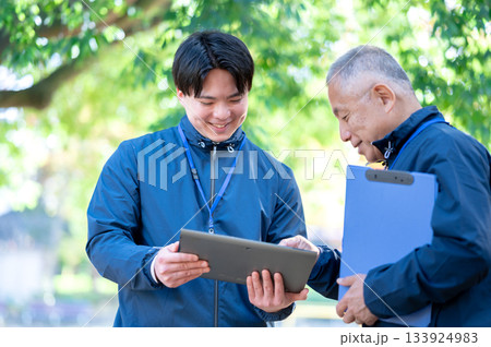 暮らしを支える職員 133924983