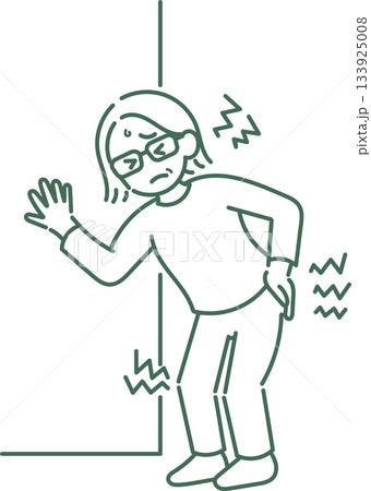 肩、腰、膝が痛い40代女性のイラスト　線画のみ 133925008
