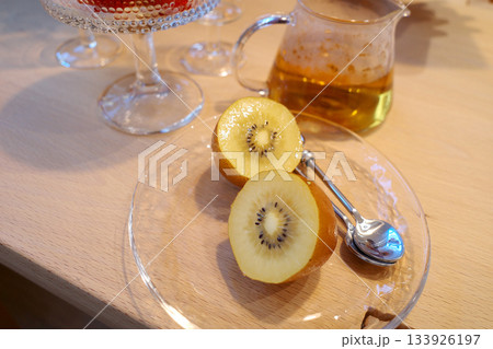 korea cafe fruit kiwi gold plate food korea cafe fruit kiwi gold plate food 133926197