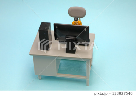 パソコンを操作する男性 133927540