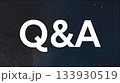 宇宙の背景にQ&Aの文字デザイン 133930519