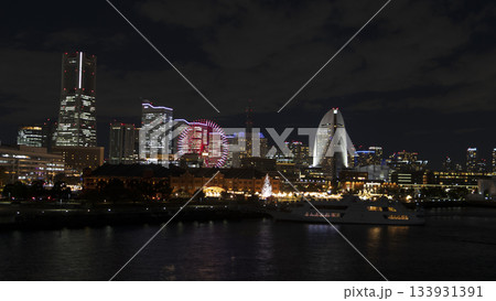 ヨルノヨの横浜港 133931391