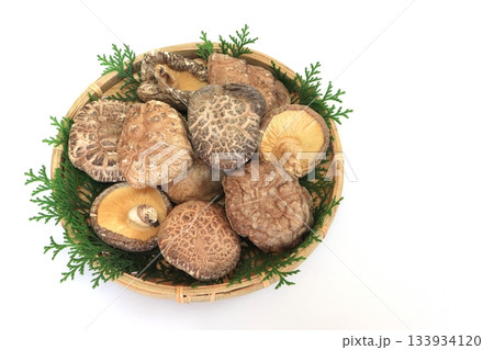 干し椎茸（冬菇・大分県産） 133934120