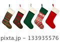 カラフルなクリスマス飾りの靴下のセット 133935576