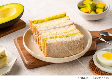 アボカド アボガド 鰐梨 133935640