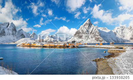 Remarkable view of Sakrisoy village and snowy mountaines on background 133938205