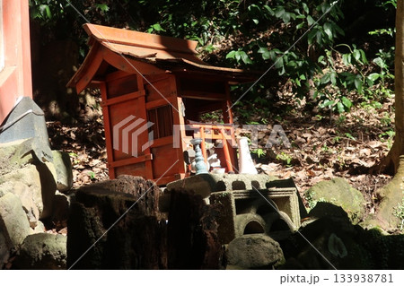 小さな神社 133938781
