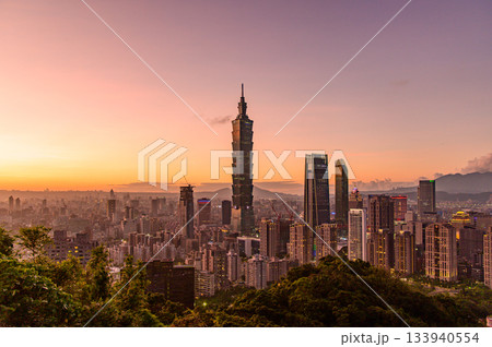 台湾にある台北のとても美しい街並み風景 133940554