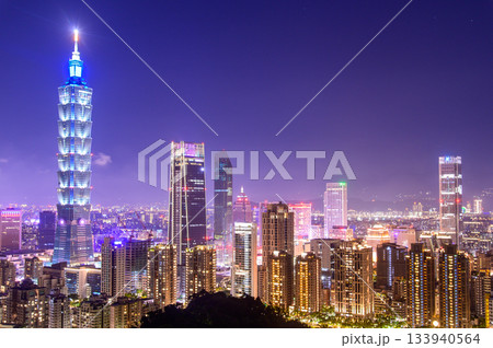 台湾にある台北のとても美しい街並み風景 133940564