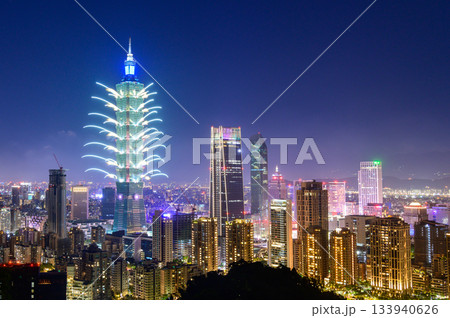 とても美しい台北101のカウントダウン花火 133940626