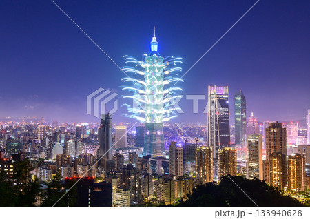 とても美しい台北101のカウントダウン花火 133940628