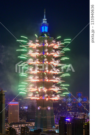 とても美しい台北101のカウントダウン花火 133940636