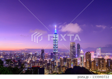 台北101タワーのとても美しい夜景 台北101タワーのとても美しい夜景 133940722