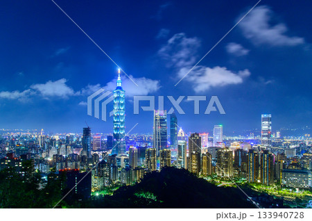 台北101タワーのとても美しい夜景 133940728
