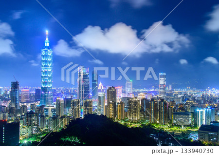 台北101タワーのとても美しい夜景 台北101タワーのとても美しい夜景 133940730