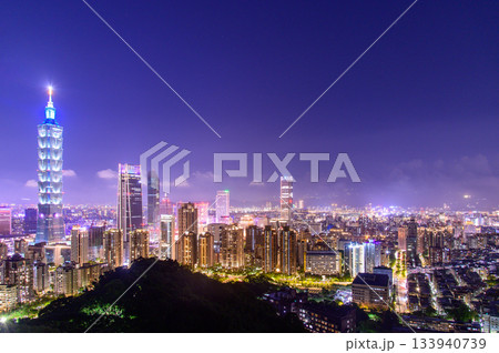 台北101タワーのとても美しい夜景 台北101タワーのとても美しい夜景 133940739