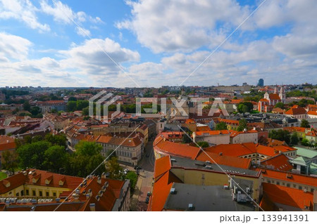 ヴィリニュス大学の聖ヨハネ教会鐘楼からの眺め、旧市街 133941391