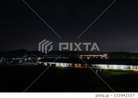 磐田市の夜の街並み(静岡県) 磐田市の夜の街並み(静岡県) 133942557