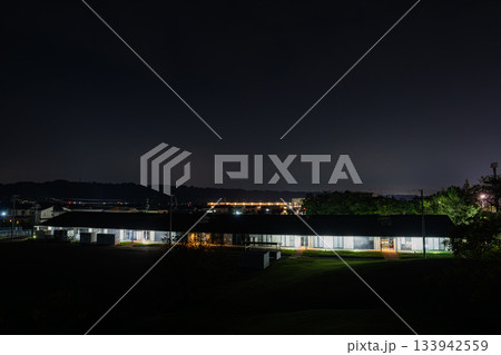 磐田市の夜の街並み(静岡県) 磐田市の夜の街並み(静岡県) 133942559