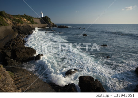 秋の伊勢志摩　荒波押し寄せる安乗岬 133943051
